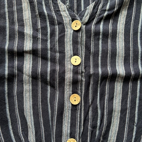 Universal Thread Goods Co Tie Hem Top - Size XS - Picture 3 of 5